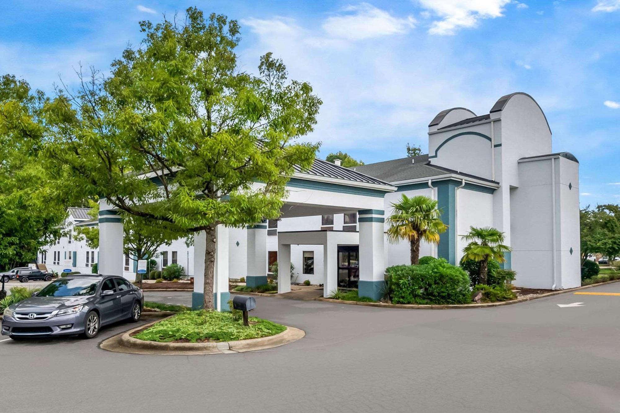 Clarion Pointe Apex - Holly Springs Hotel Exterior photo