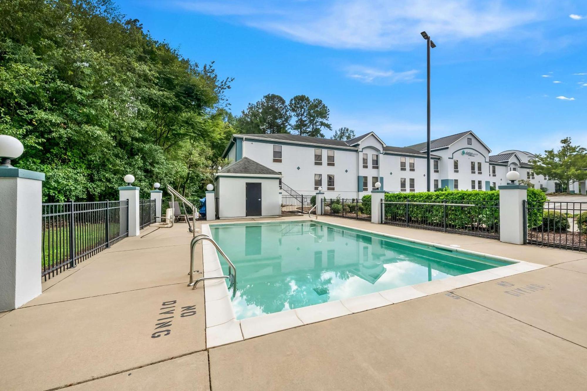 Clarion Pointe Apex - Holly Springs Hotel Exterior photo